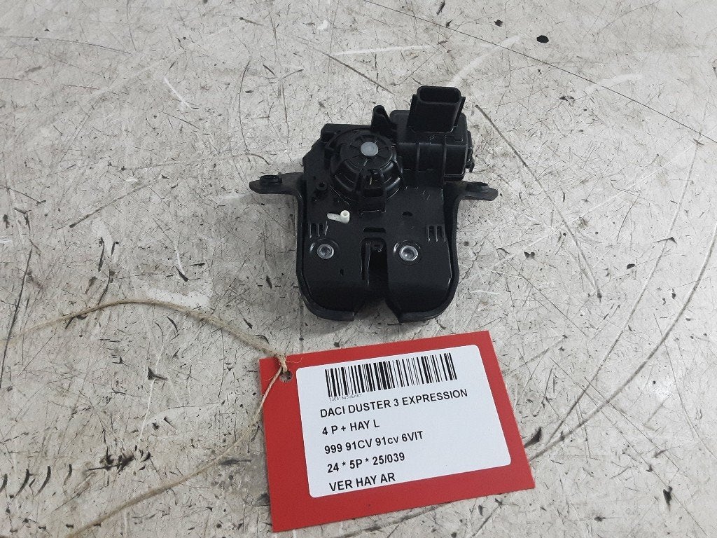 SERRURE COFFRE Dacia Duster (DJF) (01-2023/-) (905030754R), Dacia, Mevr. I. Hauben, Haillon arrière, Utilisé