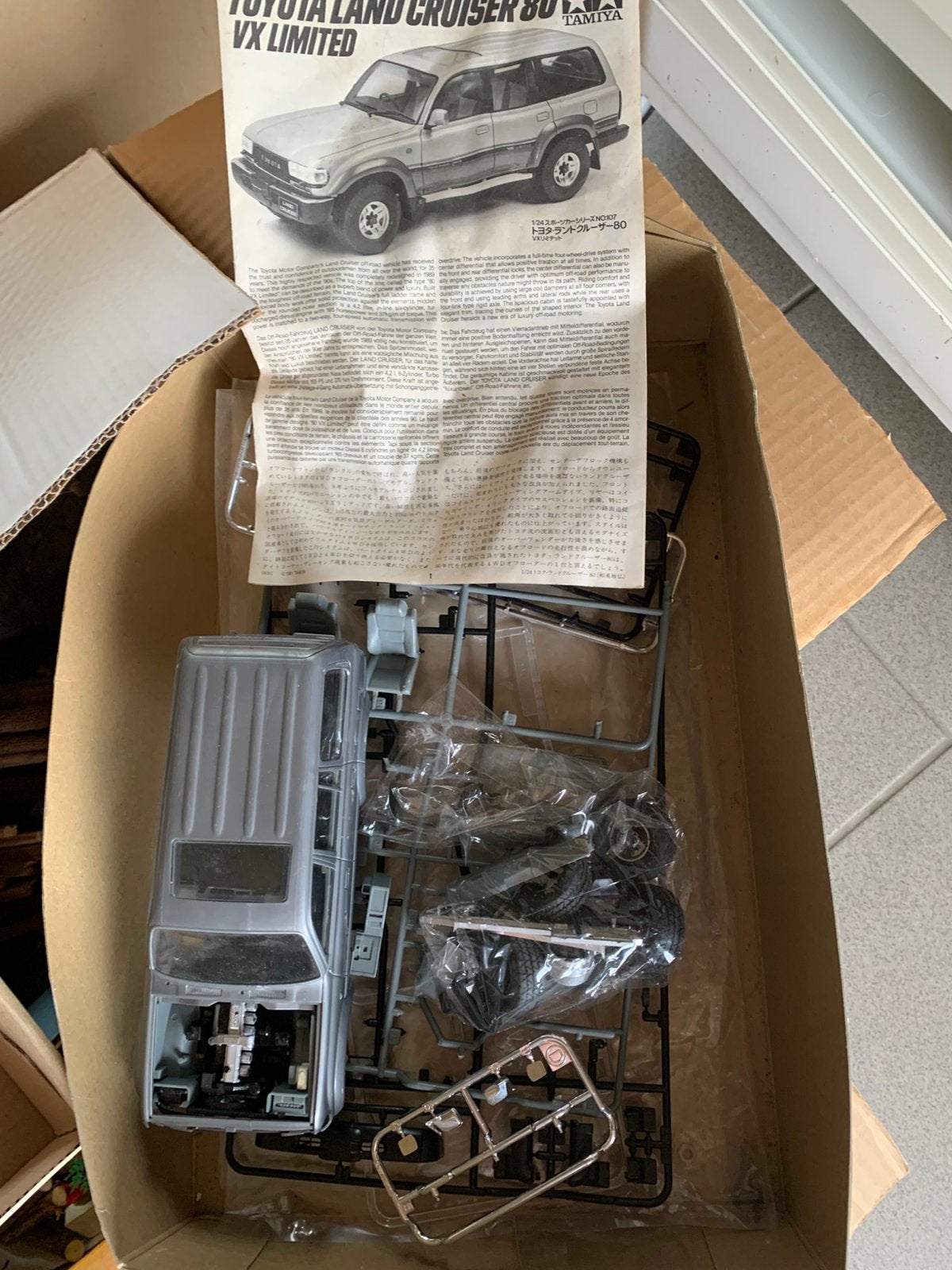 Maquette Toyota HDJ80 1/24, Hobby & Loisirs créatifs, Modélisme | Voitures & Véhicules, Enlèvement ou Envoi, Comme neuf