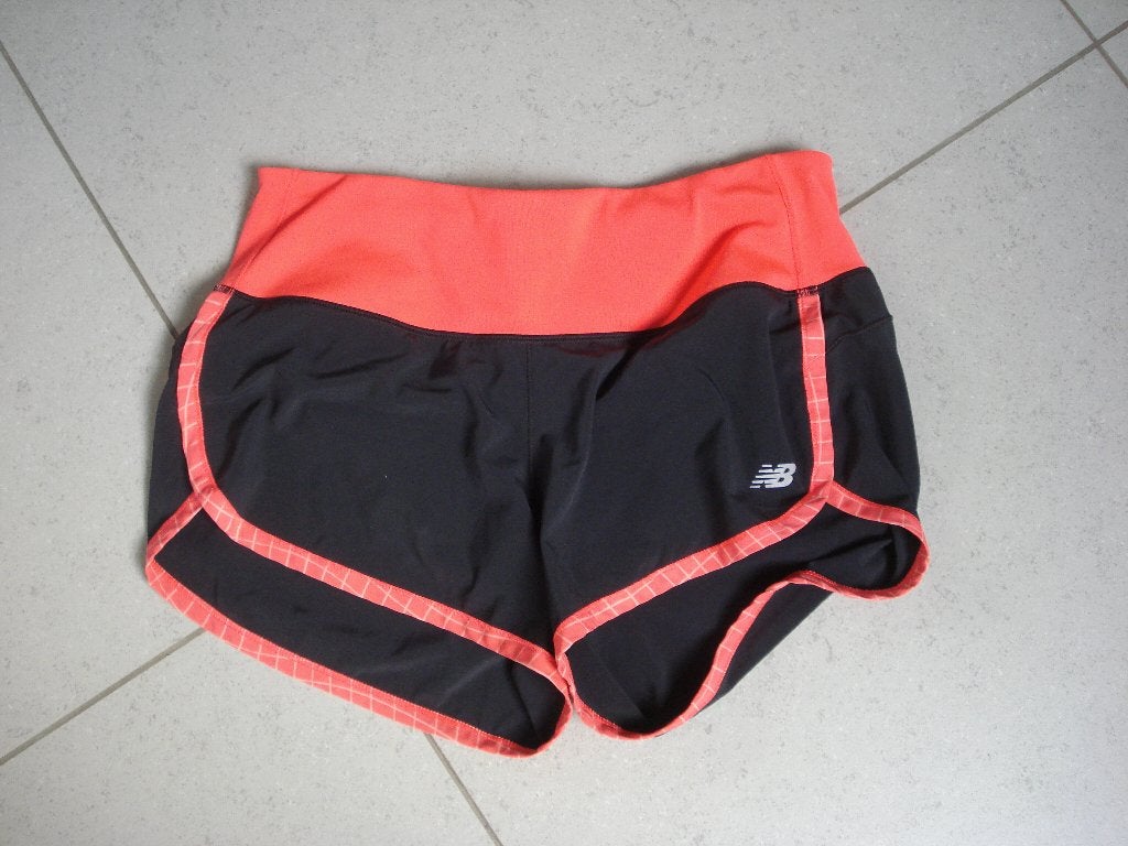 Set: 2 New Balance shorten, dames/meisjes. mt M, Sports & Fitness, Course, Jogging & Athlétisme, Enlèvement ou Envoi, Utilisé