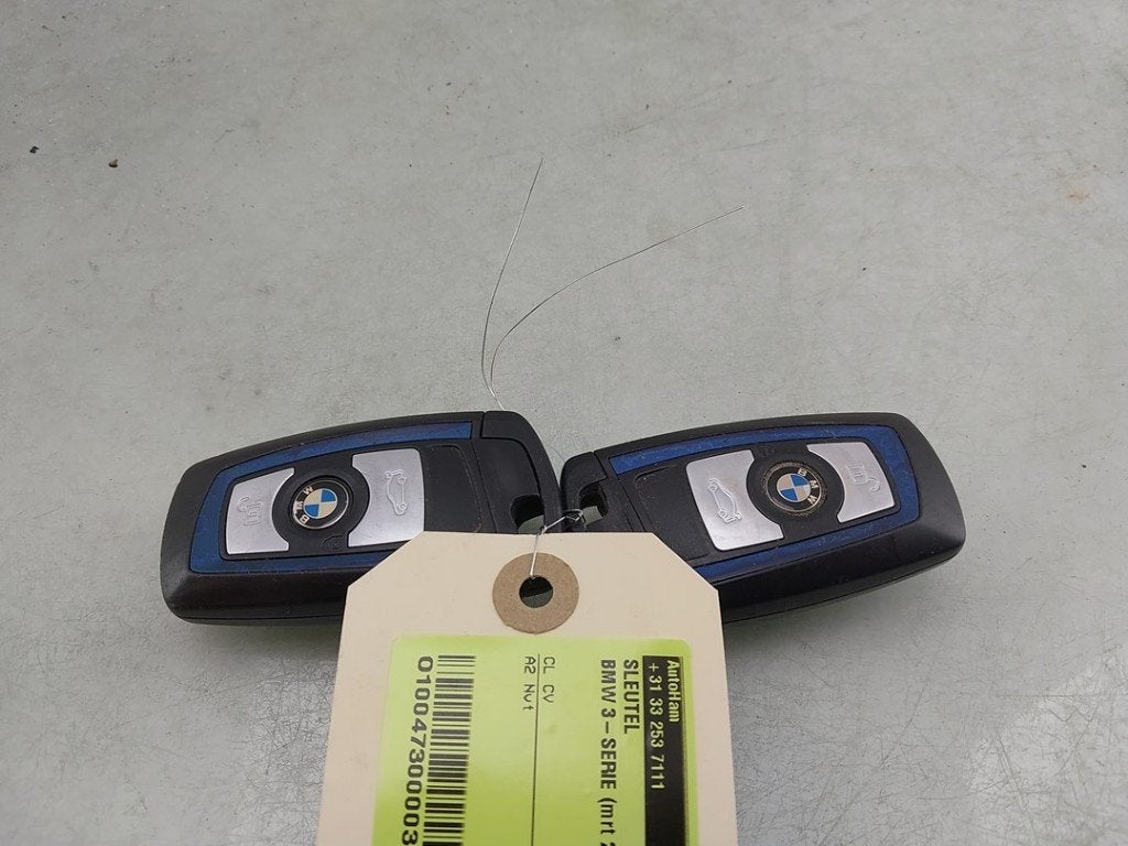 CLE BMW 3 serie (F30) (|66125A407F1|66125A57FC3|), Utilisé, BMW, Petuelring 130
80809  München, DE, Bayerische Motoren Werke AG