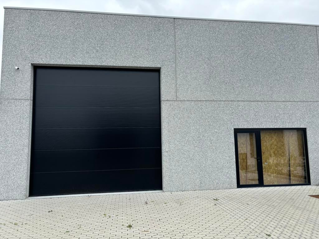 Te Huur: Multifunctionele Loods/Magazijn met Bureau (100 m²), Huur