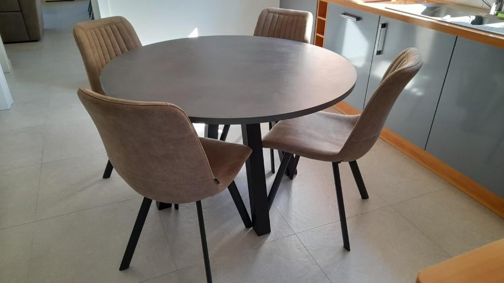 Tafel, Huis en Inrichting, Ophalen, Kunststof, Rond, Zo goed als nieuw