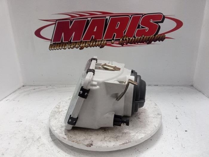 Phare gauche d'un Ford Sierra, -, -, 3 mois de garantie, -