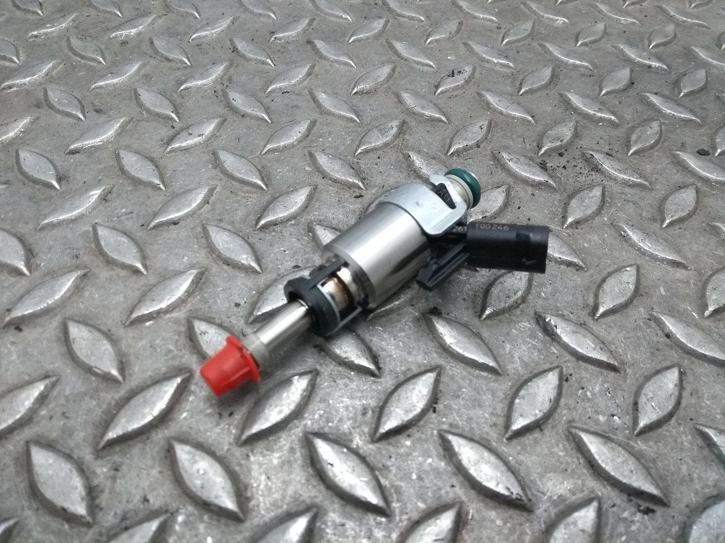 VOLKSWAGEN GOLF BRANDSTOF INJECTOR / VERSTUIVER 2016, Ophalen of Verzenden, Gebruikt, Stiba lid
