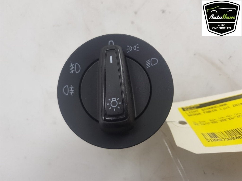LICHTSCHAKELAAR Skoda Fabia III Combi (NJ5), Gebruikt, Info@skoda-auto.de, Skoda, Max-Planck-Straße  3-5
64331  Weiterstadt, DE