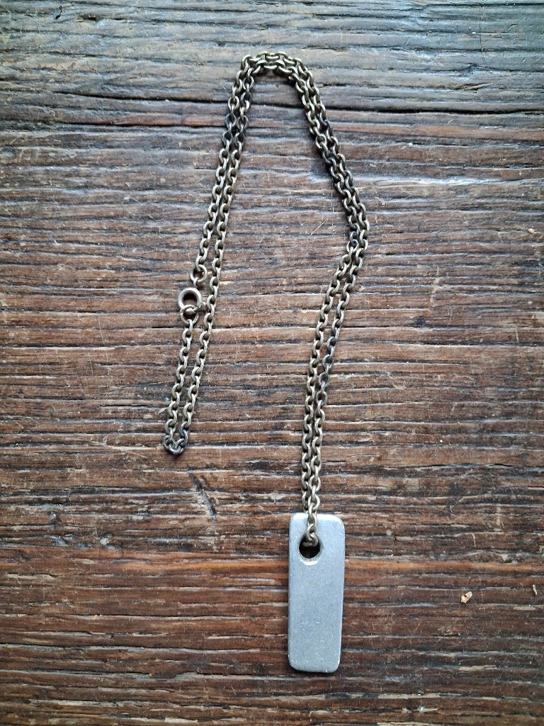 vintage militaria hangerjuwelen voor heren?, Handtassen en Accessoires, Antieke sieraden, Ophalen of Verzenden, Hanger