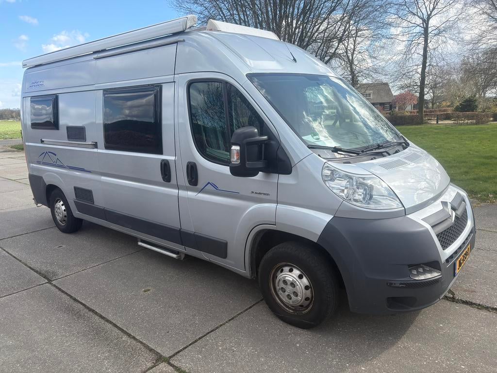 Pössl 2Win Lit fixe, climatisation, porte-vélos, Caravanes & Camping, Boîte manuelle, 5 à 6 mètres, Airbags, Diesel