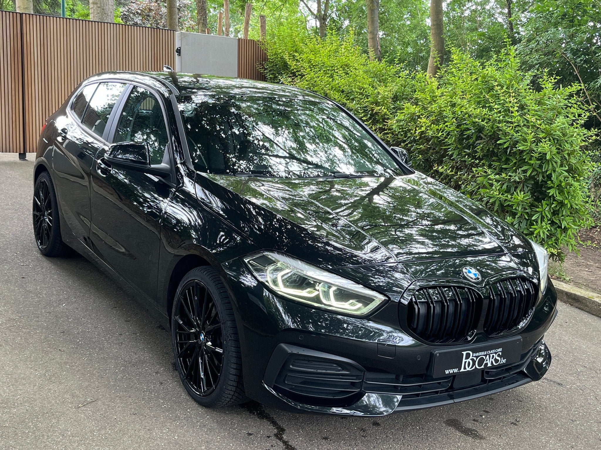 BMW 118 Full Led-Navi Prof-Cockpit Pro-Leer-Carplay-Cam19", Auto's, 1 Reeks, Gebruikt, 136 pk, Zwart
