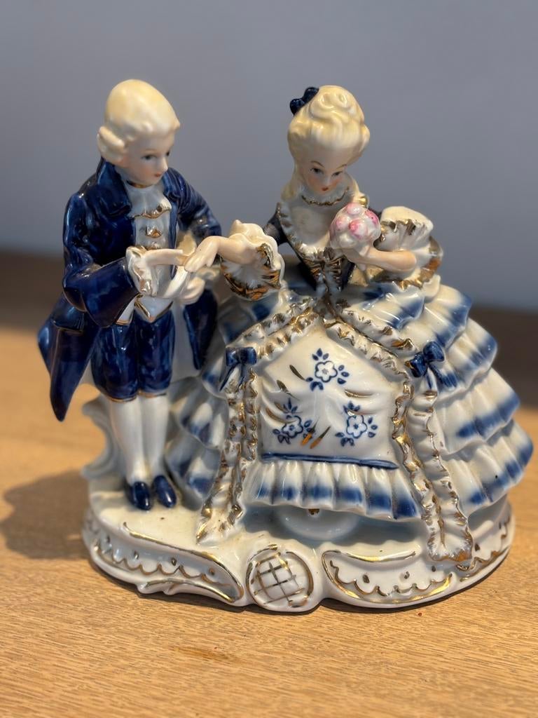 Vantage Capodimonte porseleinen beeldje, Enlèvement