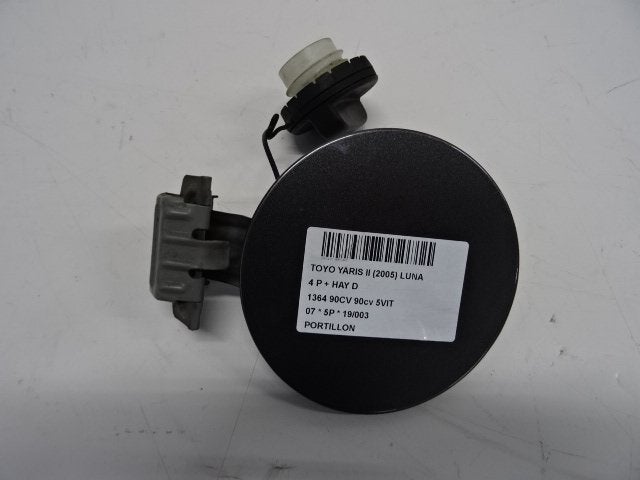 TRAPPE D'ESSENCE Toyota Yaris II (P9) (01-2005/12-2014), Autos : Pièces & Accessoires, Kundenbetreuung@toyota.de, Toyota, Utilisé