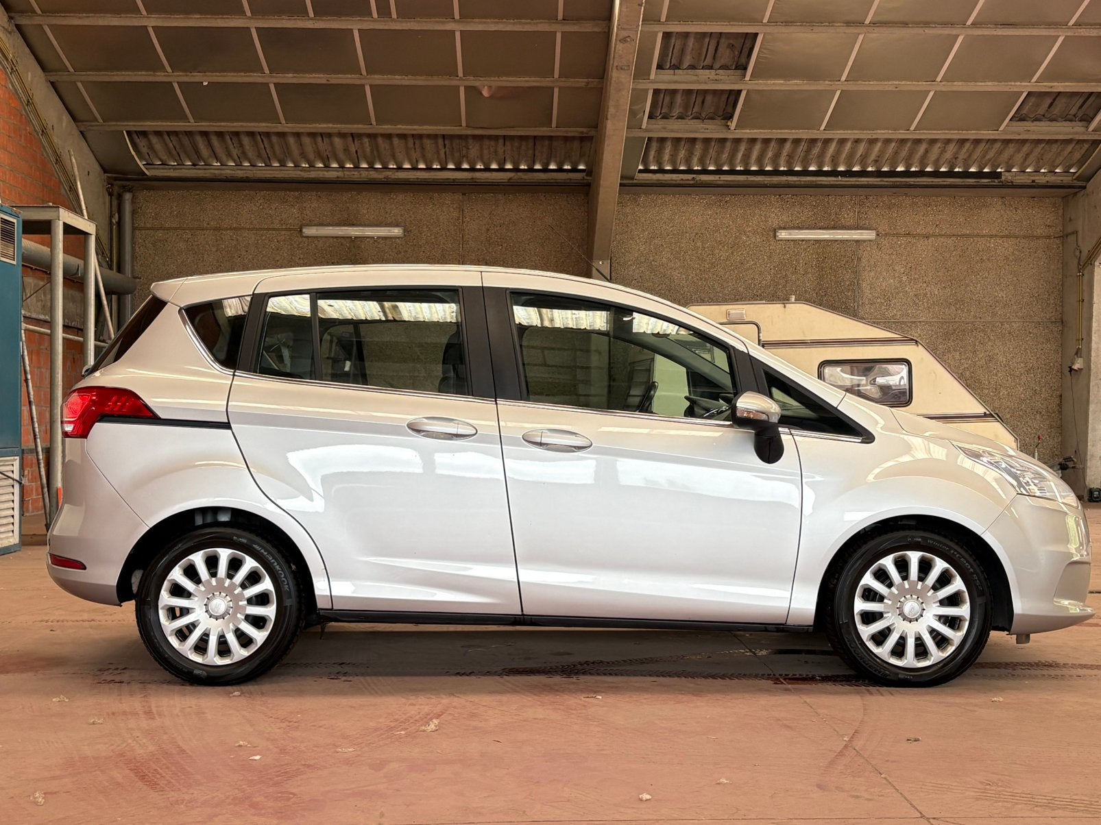 Ford b max, B-Max, Bedrijf, Handgeschakeld, https://public.car-pass.be/vhr/af515089-d2bd-4f96-b255-eb16ed08630c
