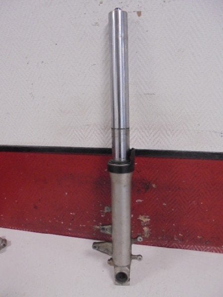 TUBE DE FOURCHE AVANT DROIT Suzuki, Motos, Dhr. S. di Majo, Utilisé, Info@cama-motorparts.nl, P.J. Troelstraweg 8 8
3144 CX  MAASSLUIS, NL