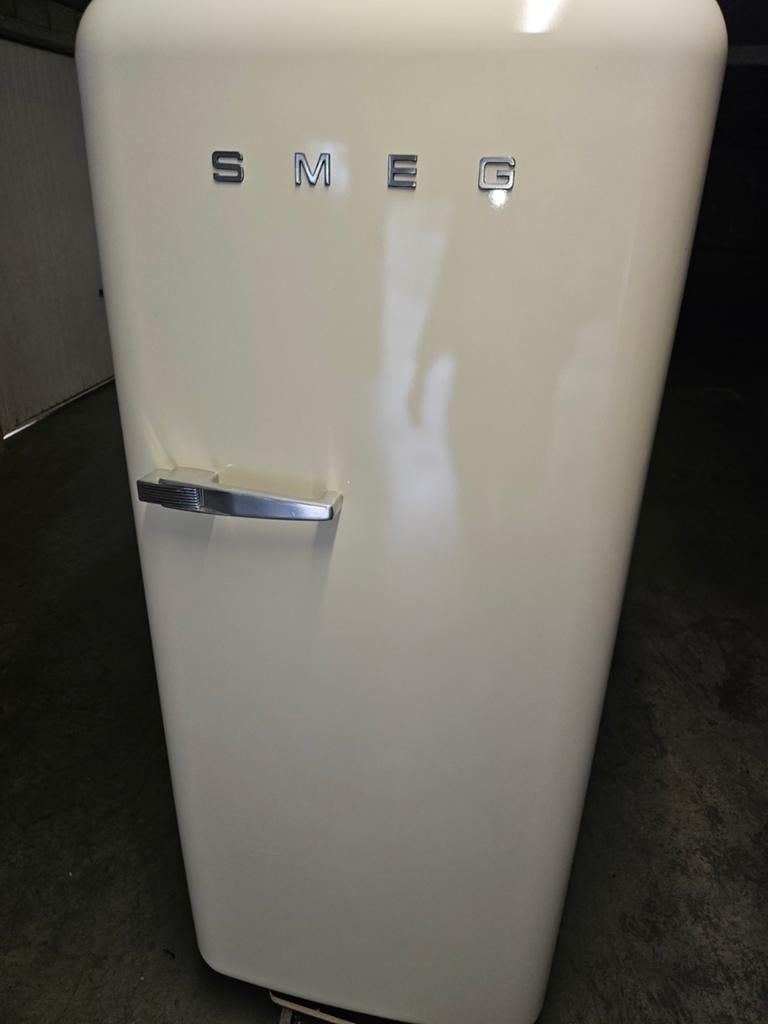 Smeg fab28, Ophalen
