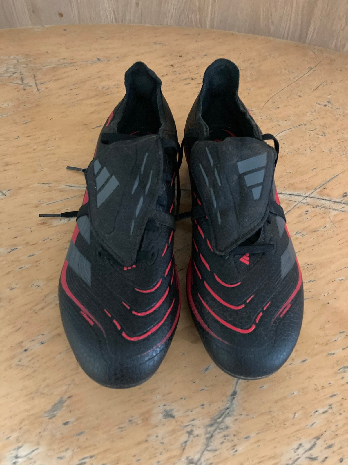 Adidas voetbalschoen predator, Sport en Fitness, Voetbal, Ophalen of Verzenden, Zo goed als nieuw, Schoenen