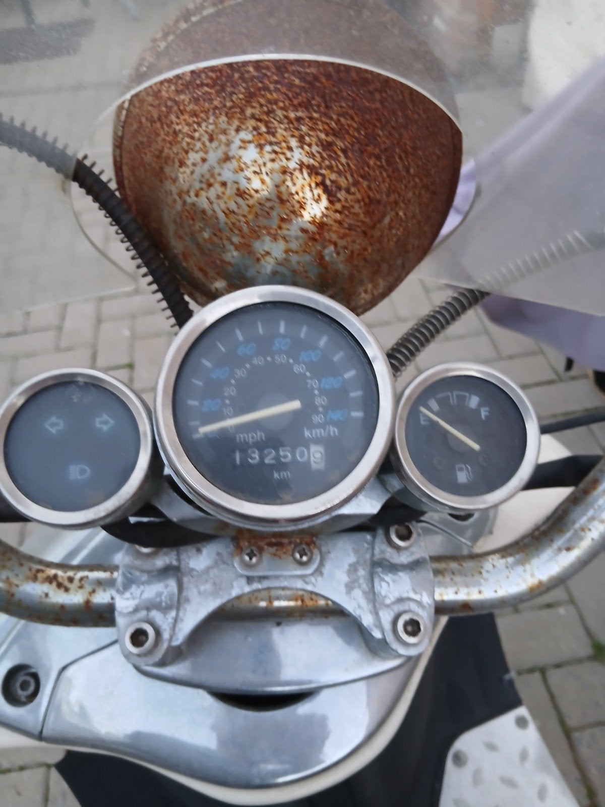vieux scooter, Enlèvement