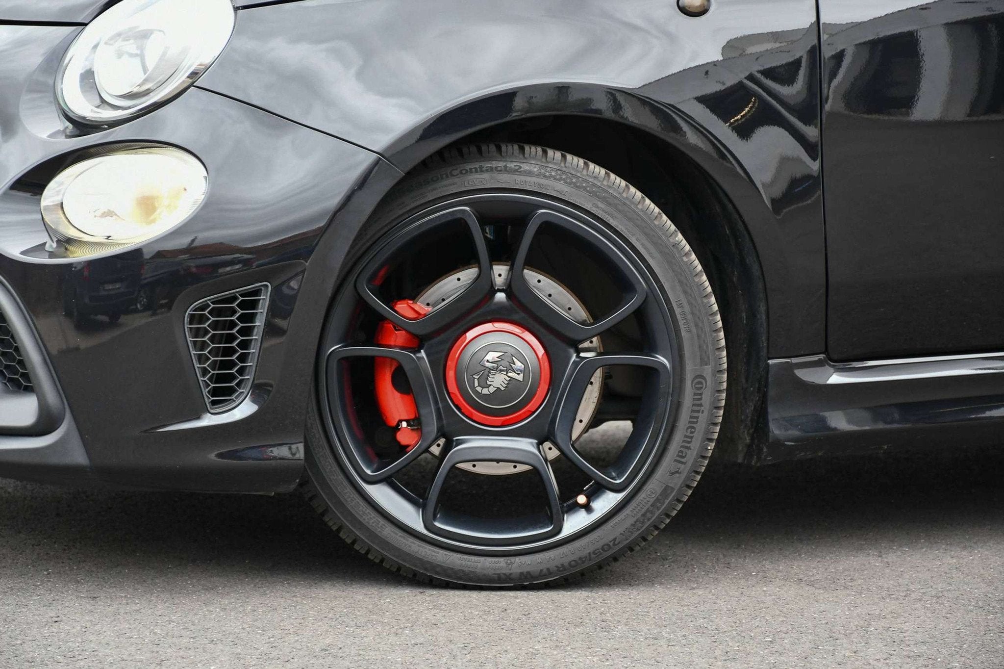 Fiat 500 Abarth *PISTA*CARPLAY*SENSOREN*XENON*70 YEARS EDITI, Autos, 177 g/km, Achat, Euro 6, Entreprise