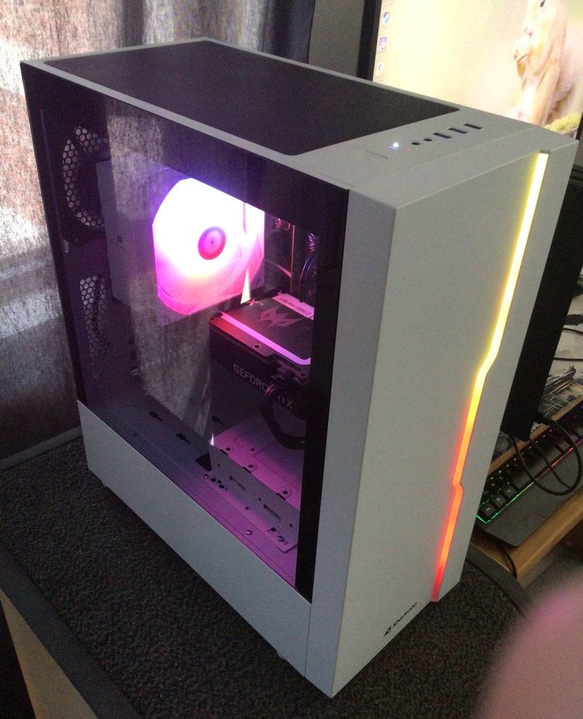 PC-gamer. Xeon > i7 9700 > 32 GB DDR4 > RTX 3060ti, Computers en Software, Videokaarten, Zo goed als nieuw, Nvidia, HDMI, DisplayPort