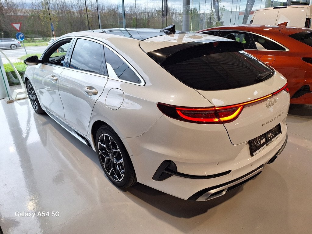 Kia ProCeed GT-LINE 1.5T 7DCT - LEZ VALID 2035 - AUTOMATIC -, Automaat, Gebruikt, 159 pk, https://public.car-pass.be/vhr/2594226c-ad0a-46fd-820b-3dee33359ce1