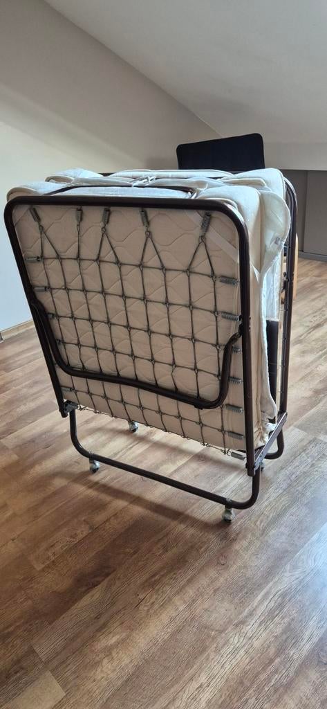 2 opklapbedden met matrassen 80cm bij 190cm, Ophalen