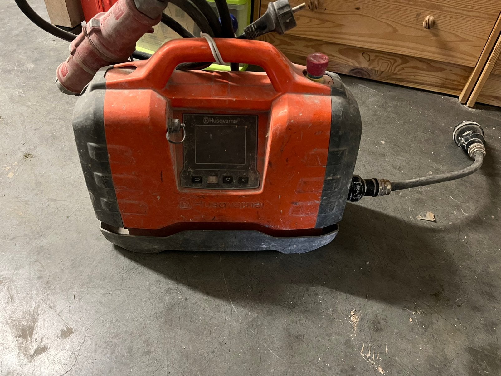 Husqvarna omvormer PP 70, Bricolage & Construction, Enlèvement, Comme neuf