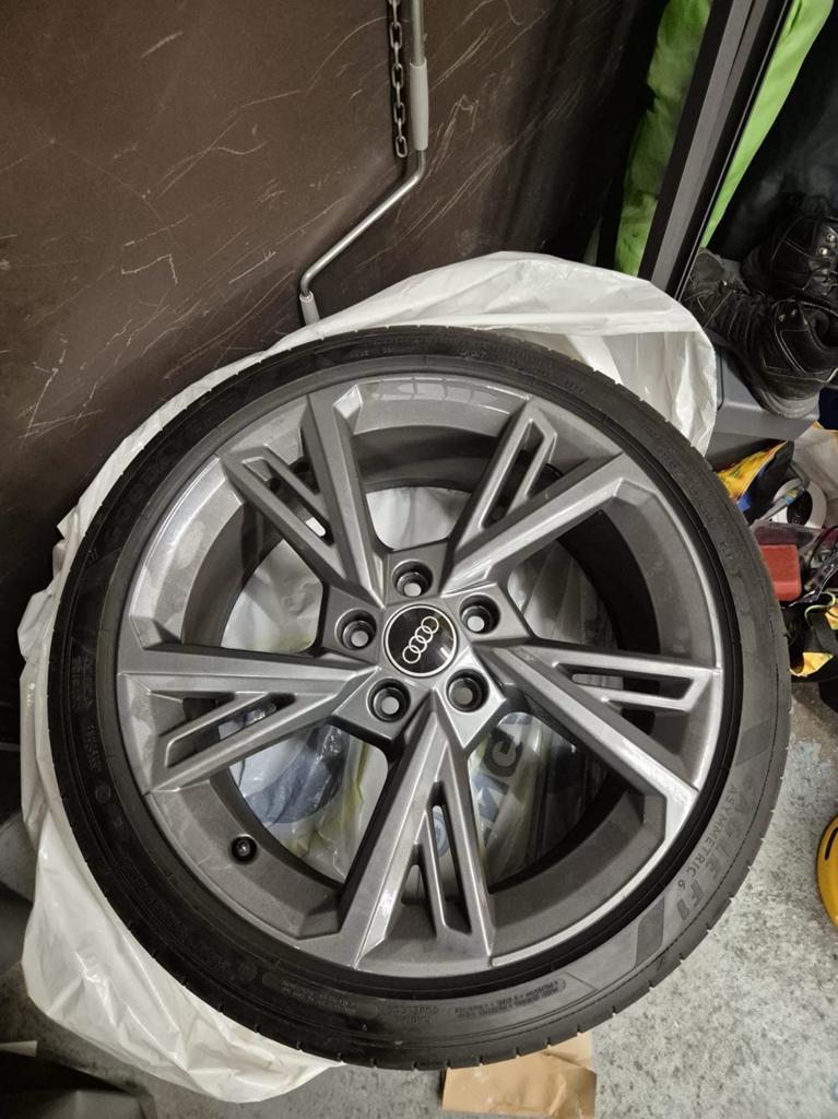 Audi a3 velgen sline sport met zomerbanden 225/40R18, Auto-onderdelen, Banden en Velgen, Ophalen, 18 inch, Zomerbanden, Banden en Velgen