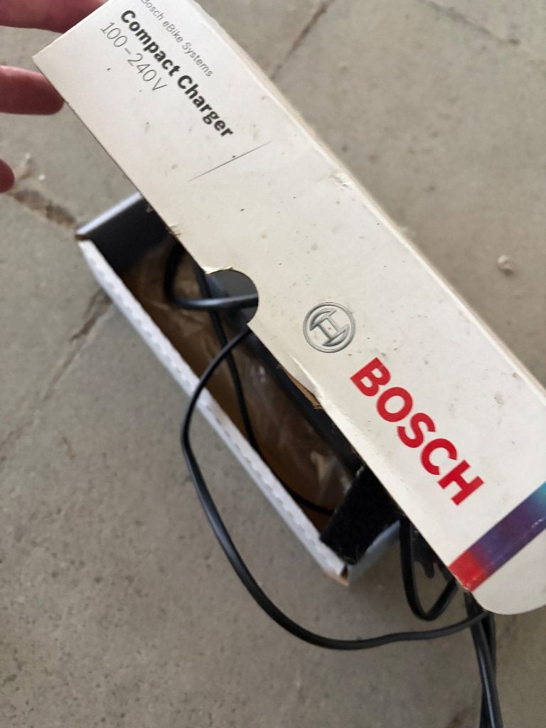 Compact oplader /chargeur ebike Bosch, Fietsen en Brommers, Fietsaccessoires | Fietsaccu's, Ophalen of Verzenden, Zo goed als nieuw