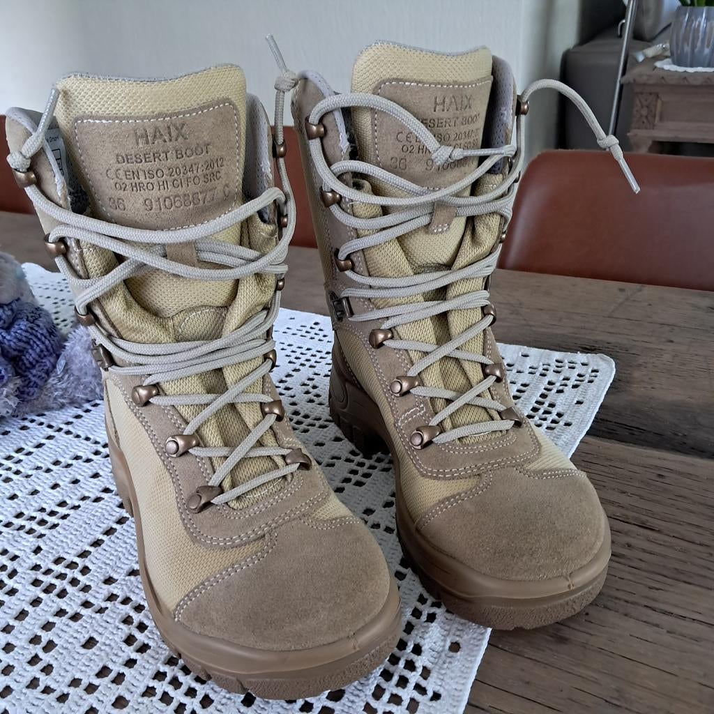 Desert Boots, Beige, Lage of Enkellaarzen, Nieuw, Ophalen of Verzenden