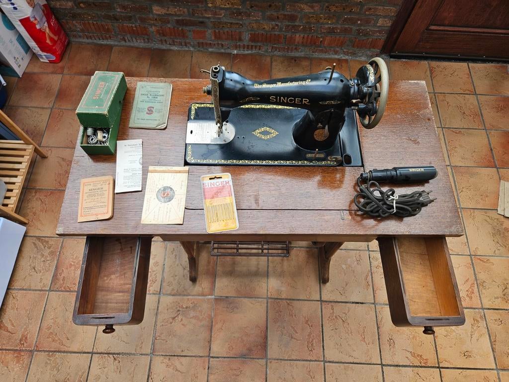Singer naaimachine - Model 15k88, Ophalen