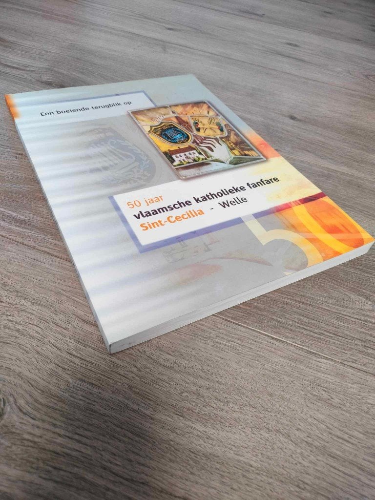 Een boeiende terugblik op 50 jaar Vlaamse katholieke fanfare, Enlèvement ou Envoi, Comme neuf, Luc Van Schelvergem, 20e siècle ou après