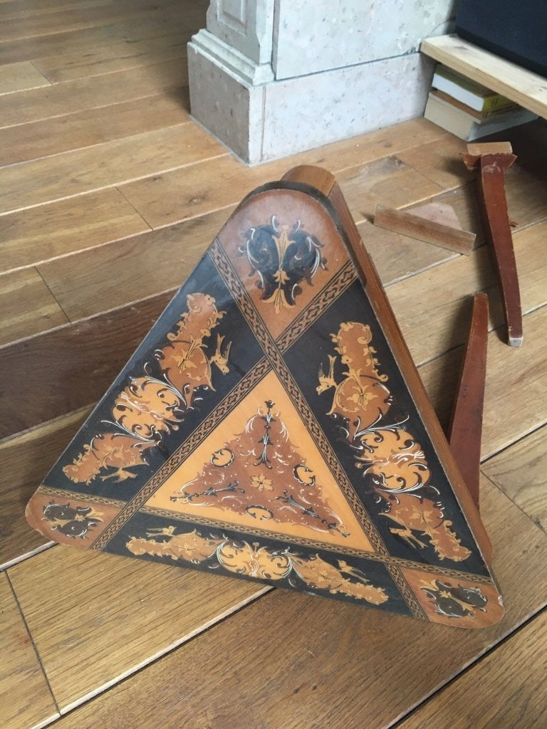 table boite à musique ancienne, Ophalen