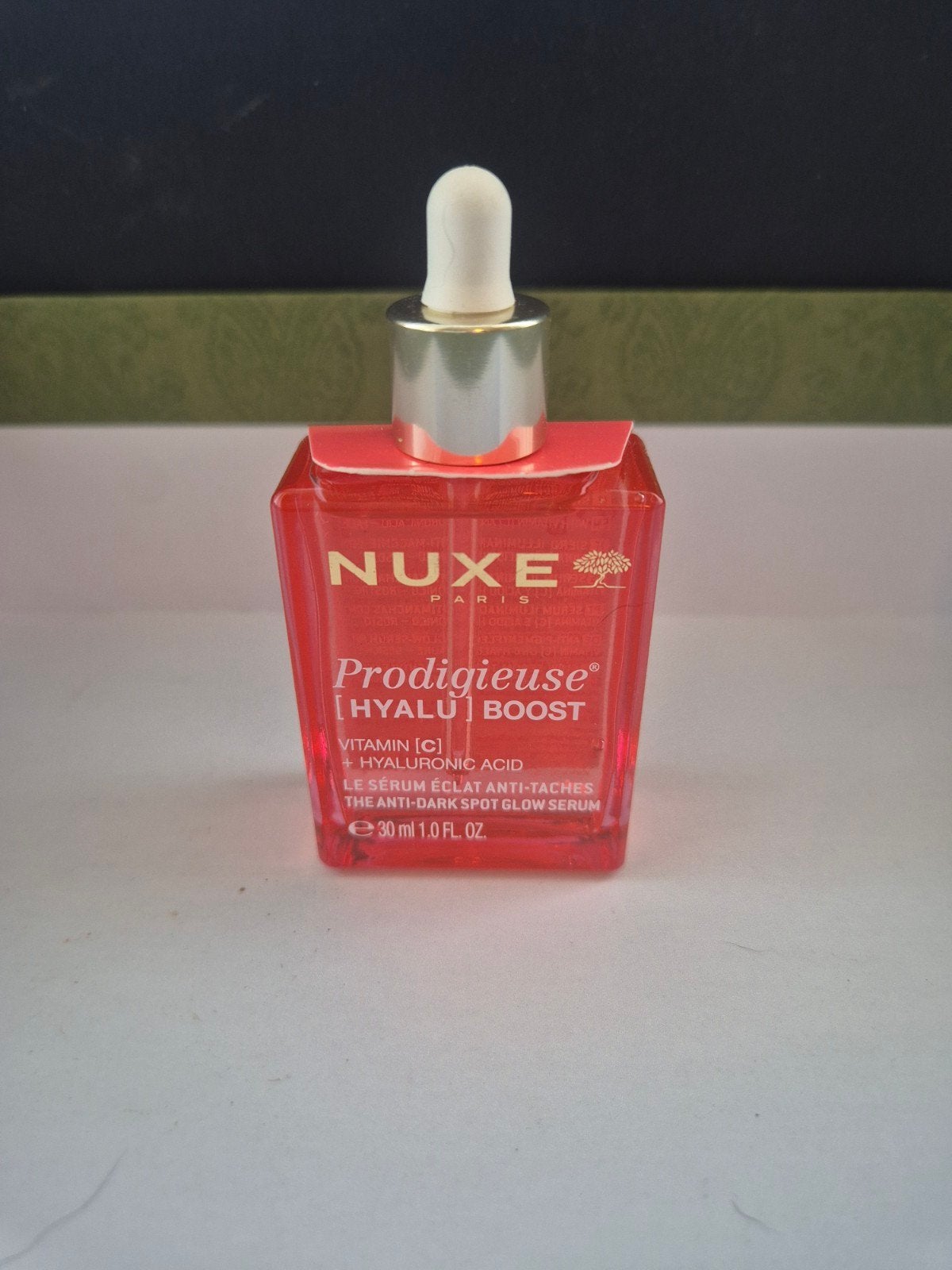 Nuxe Prodigieuse Boost serum tegen vlekken, Handtassen en Accessoires, Uiterlijk | Gezichtsverzorging, Reiniging, Ophalen of Verzenden