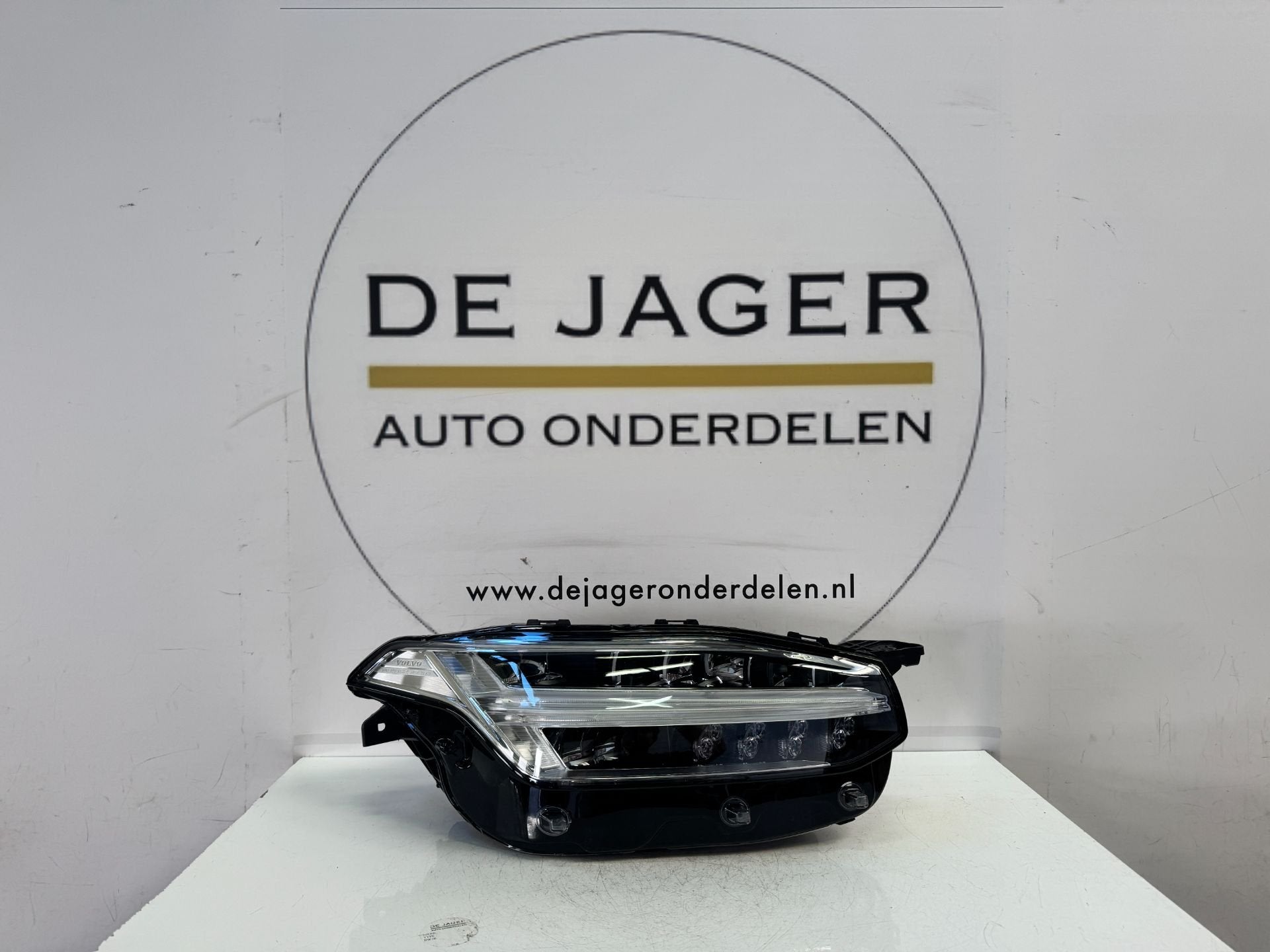 VOLVO XC90 VOL LED HIGH BEAM KOPLAMP RECHTS 32228689, Gebruikt, Gunnar Engellaus vag 8
405 31  Gothenburg, SE, Info@volvocars.com