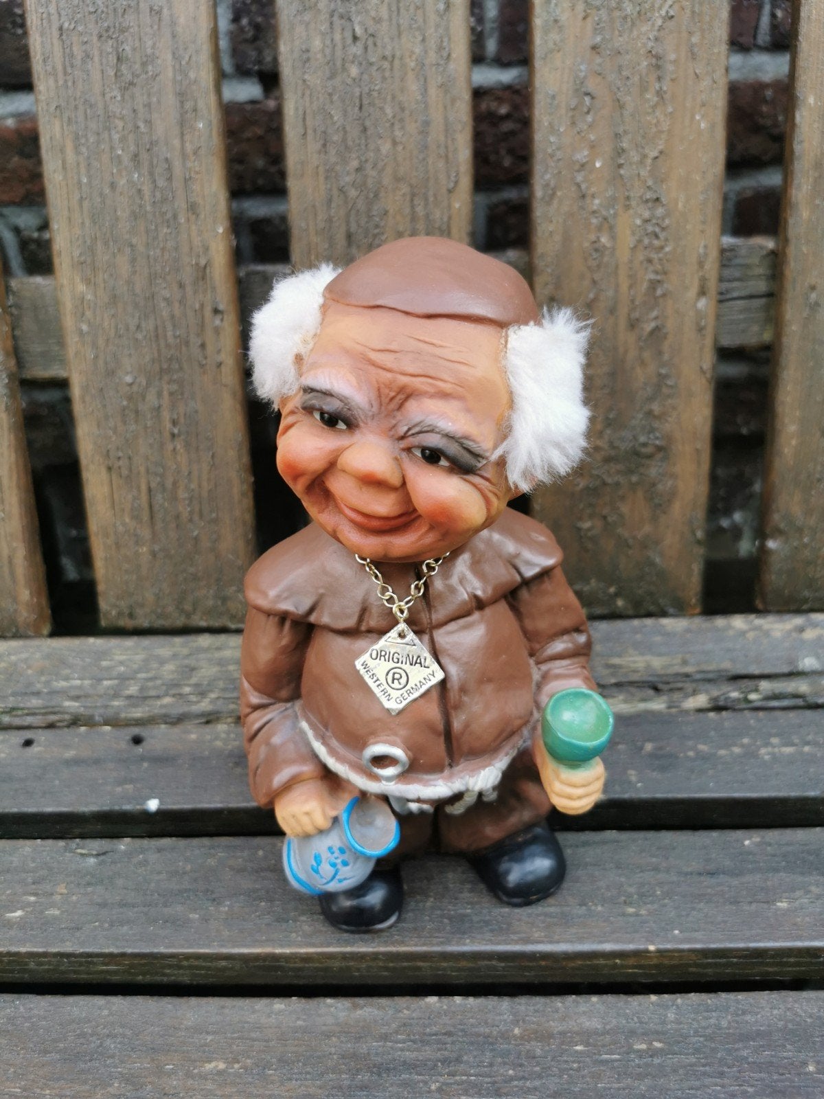 Duits biervenje met wiebel hoofd, Ophalen