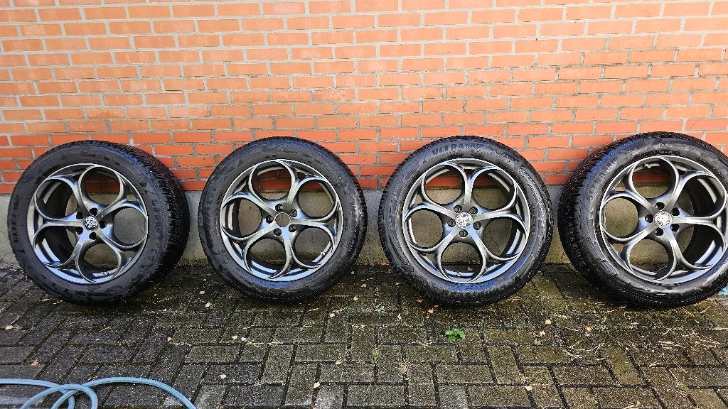 Alfa Romeo Stelvio 19 inch velgen met winterbanden, Auto-onderdelen, Banden en Velgen, Gebruikt, Banden en Velgen, Winterbanden
