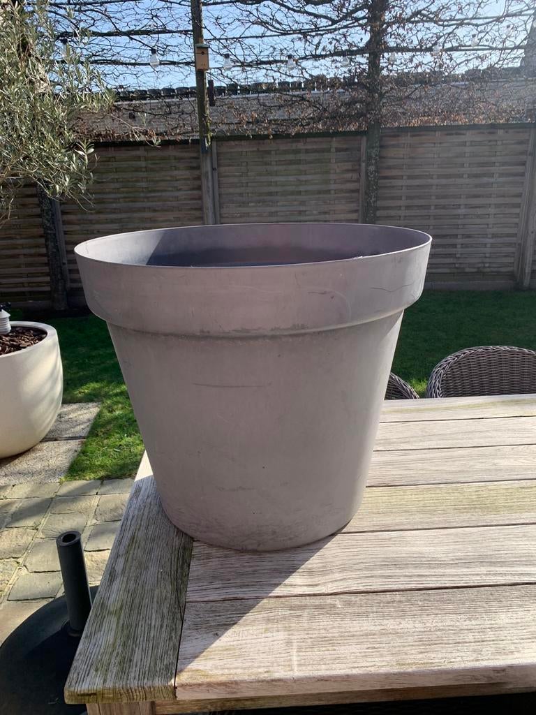 Bloempot diameter 70cm en 60cm hoog, Tuin en Terras, Ophalen, Kunststof, Gebruikt, Rond