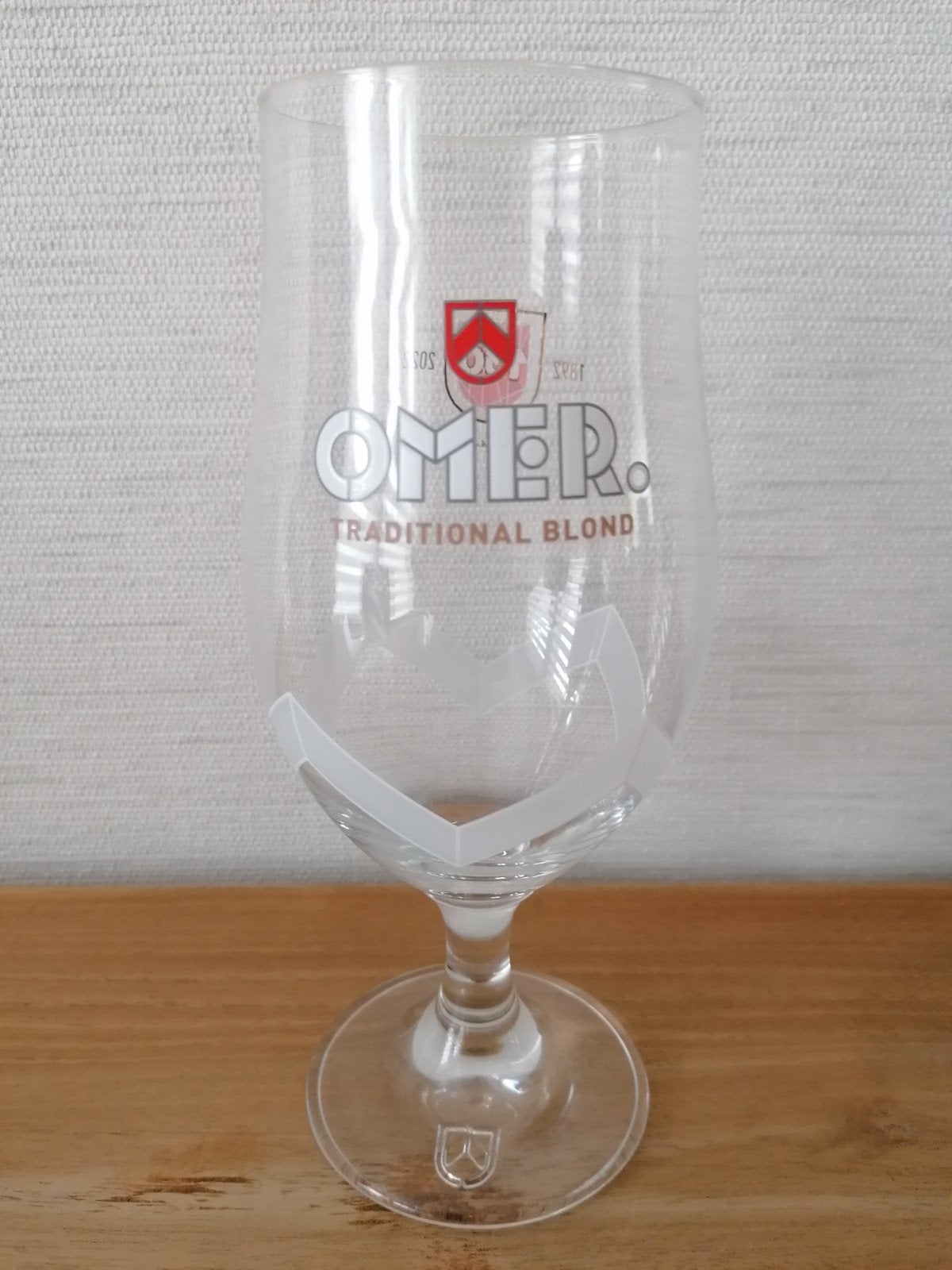 In perfecte staat OMER GLAS 130JAAR BESTAAN. 1892-2022., Verzamelen, Biermerken, Ophalen