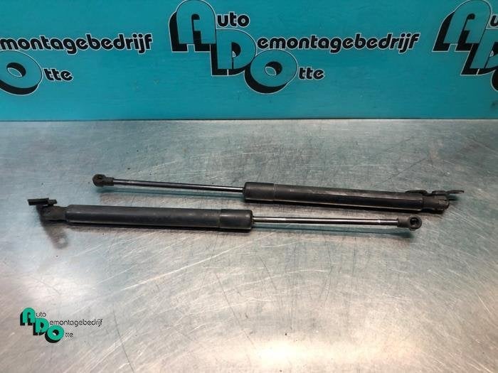 Set Gasdempers Achterklep van een Volkswagen Golf (Golf 09-), Auto-onderdelen, Gebruikt, -, Volkswagen, -