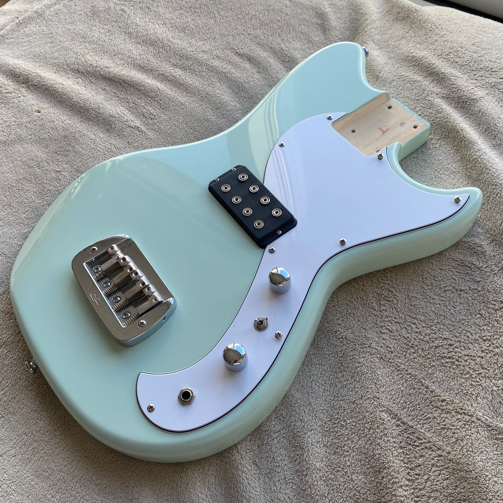 G&L Fallout basbody + slagplaat, Muziek en Instrumenten, Ophalen of Verzenden, Zo goed als nieuw, Elektrische basgitaar