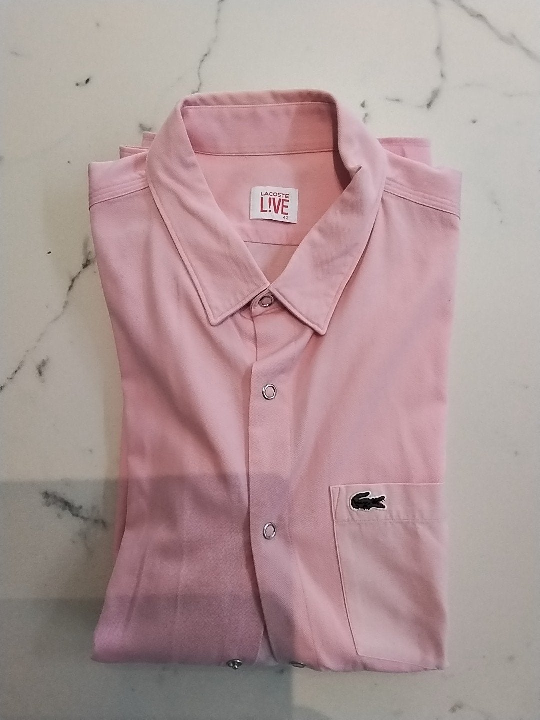 chemise lacoste à pression T42, Vêtements | Hommes, Chemises, Tour de cou 41/42 (L), Rose, Lacoste, Enlèvement