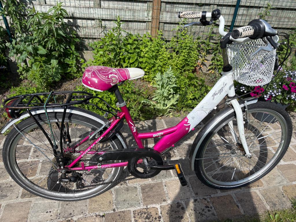 Meisjesfiets 24 inch met mandje, Fietsen en Brommers, Fietsen | Meisjes, Ophalen, Velgrem, Versnellingen, Gebruikt