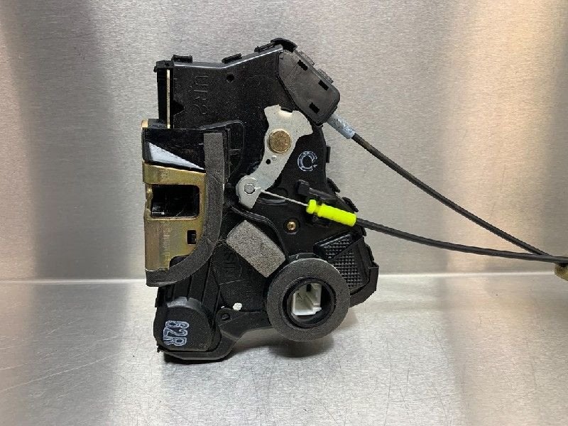 SERRURE DE PORTE RODS AVANT DROIT Toyota Corolla (E12), Utilisé, Toyota