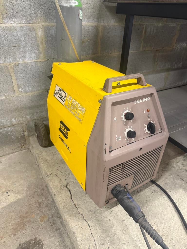 Halfautomaat ESAB, Bricolage & Construction, Outillage | Soudeuses, Enlèvement, Comme neuf