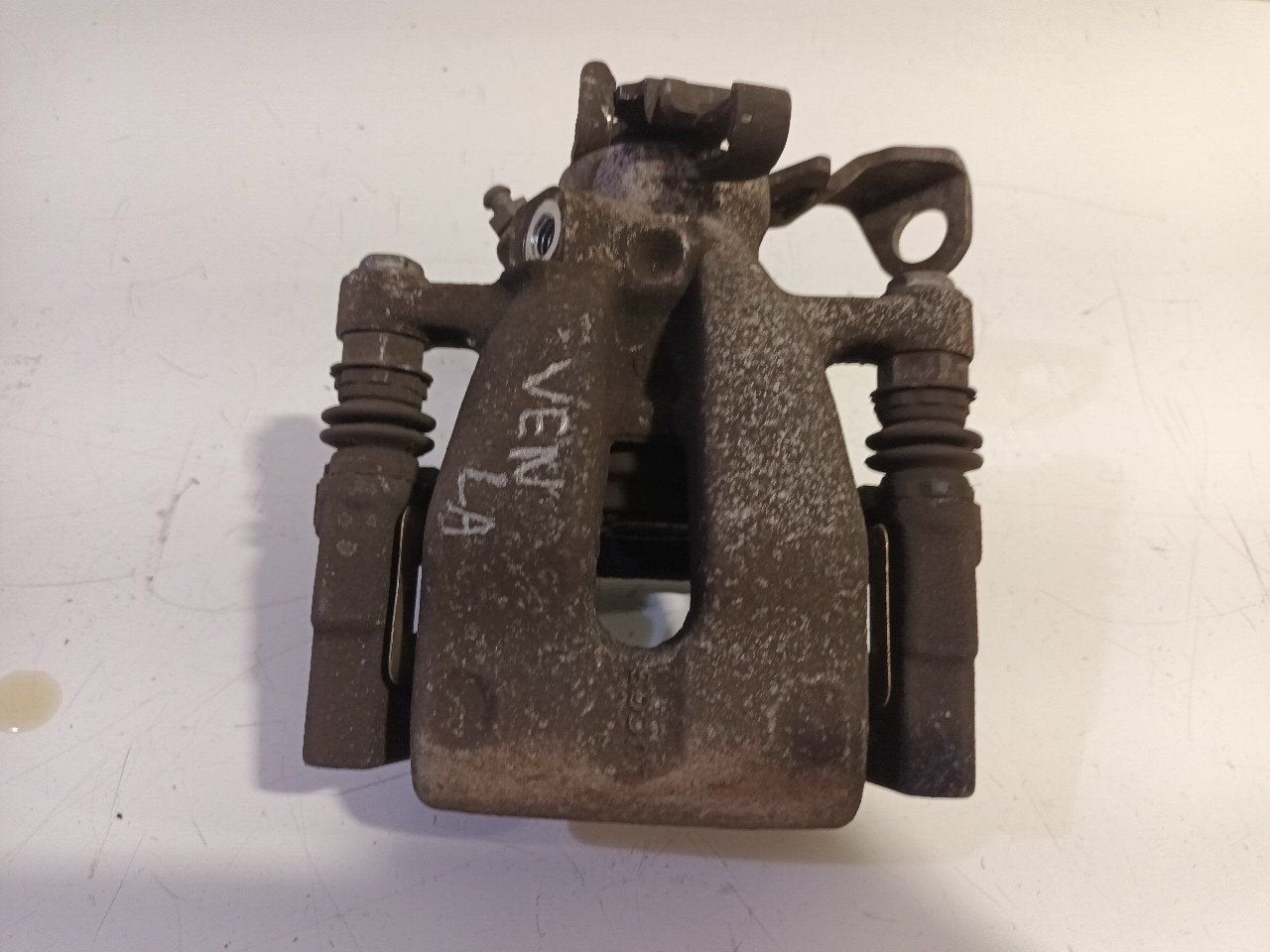 Remklauw links achter Opel Meriva, Onderdelen@venauto.nl, Van der Ven Autorecycling B.V., Ettenseweg 76, 4706 PB Roosendaal, The Netherlands