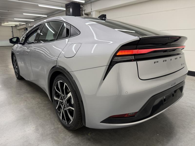 Toyota Prius Premium Plus + STOCK NIEUW, Autos, Achat, Autres couleurs, Noir, 5 portes