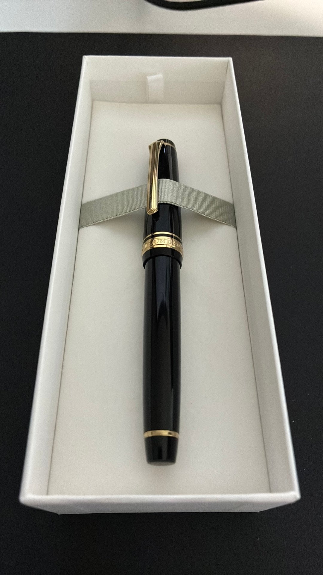 Sailor Professional Gear slim vulpen | Gold | Penpunt: Fijn, Verzamelen, Pennenverzamelingen, Overige merken, Met doosje, Ophalen of Verzenden