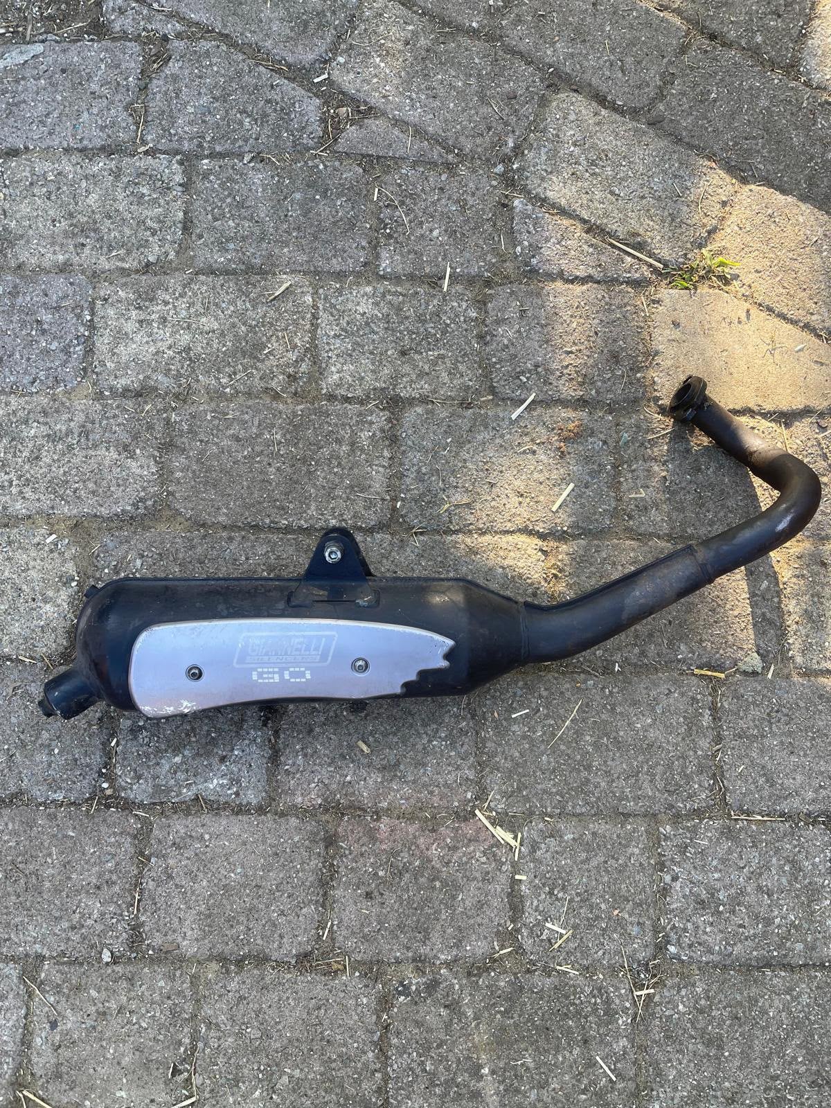 GIANNELLI SILENCERS UITLAAT 40€, Fietsen en Brommers, Ophalen, Zo goed als nieuw, Uitlaat