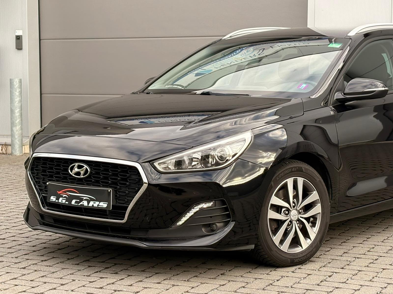 HYUNDAI I30 2018 BENZINE 1.0 153.000KM EURO6B, Auto's, Voorwielaandrijving, Stof, Zwart, Bedrijf