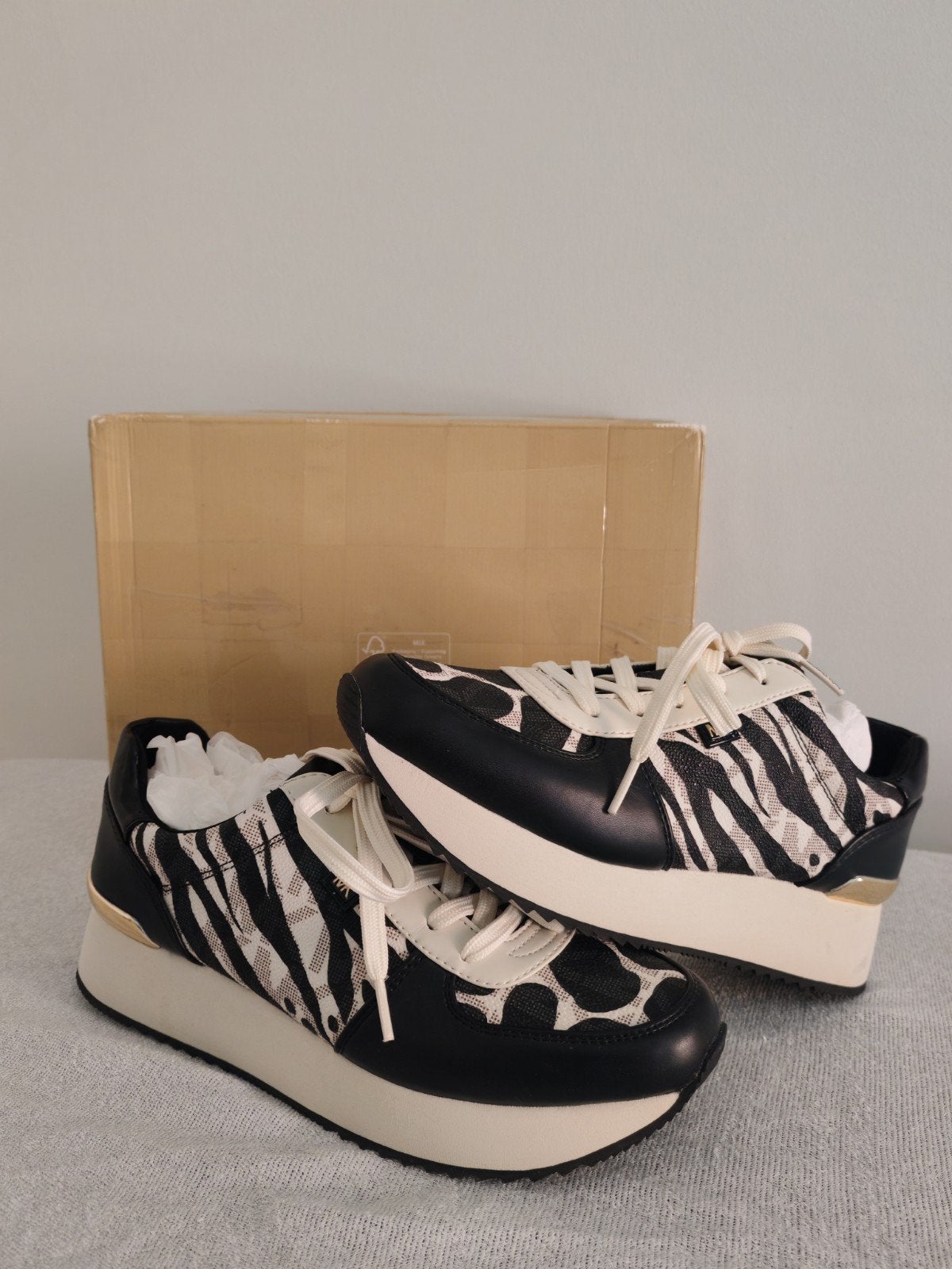 Baskets Michael Kors femme p. 39,5, Vêtements | Femmes, Chaussures, Neuf, Michael Kors, Enlèvement ou Envoi, Sneakers et Baskets