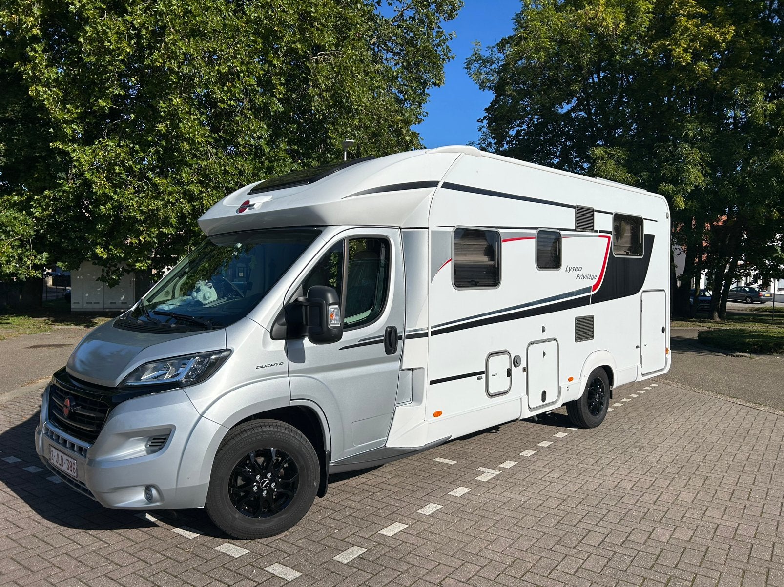 Camper Burstner Lyseo Privilege 7,40 m