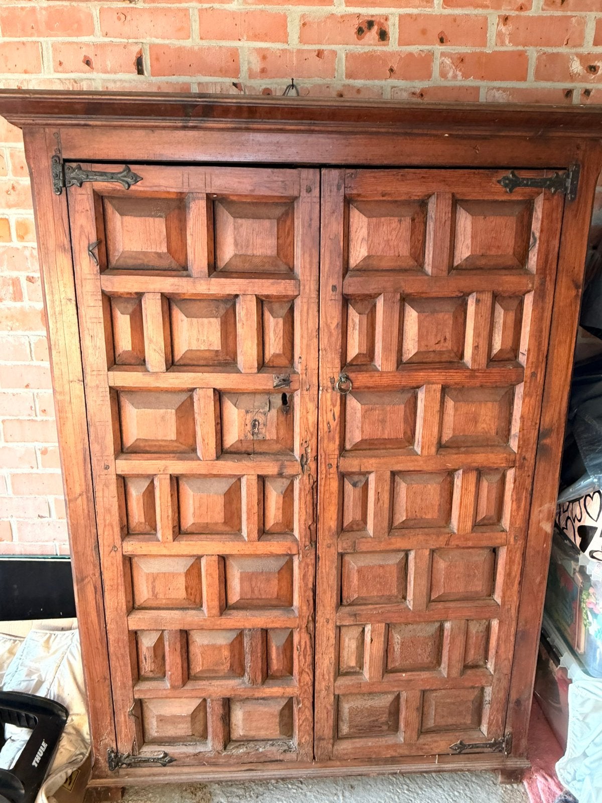 Spaanse kast, Ophalen